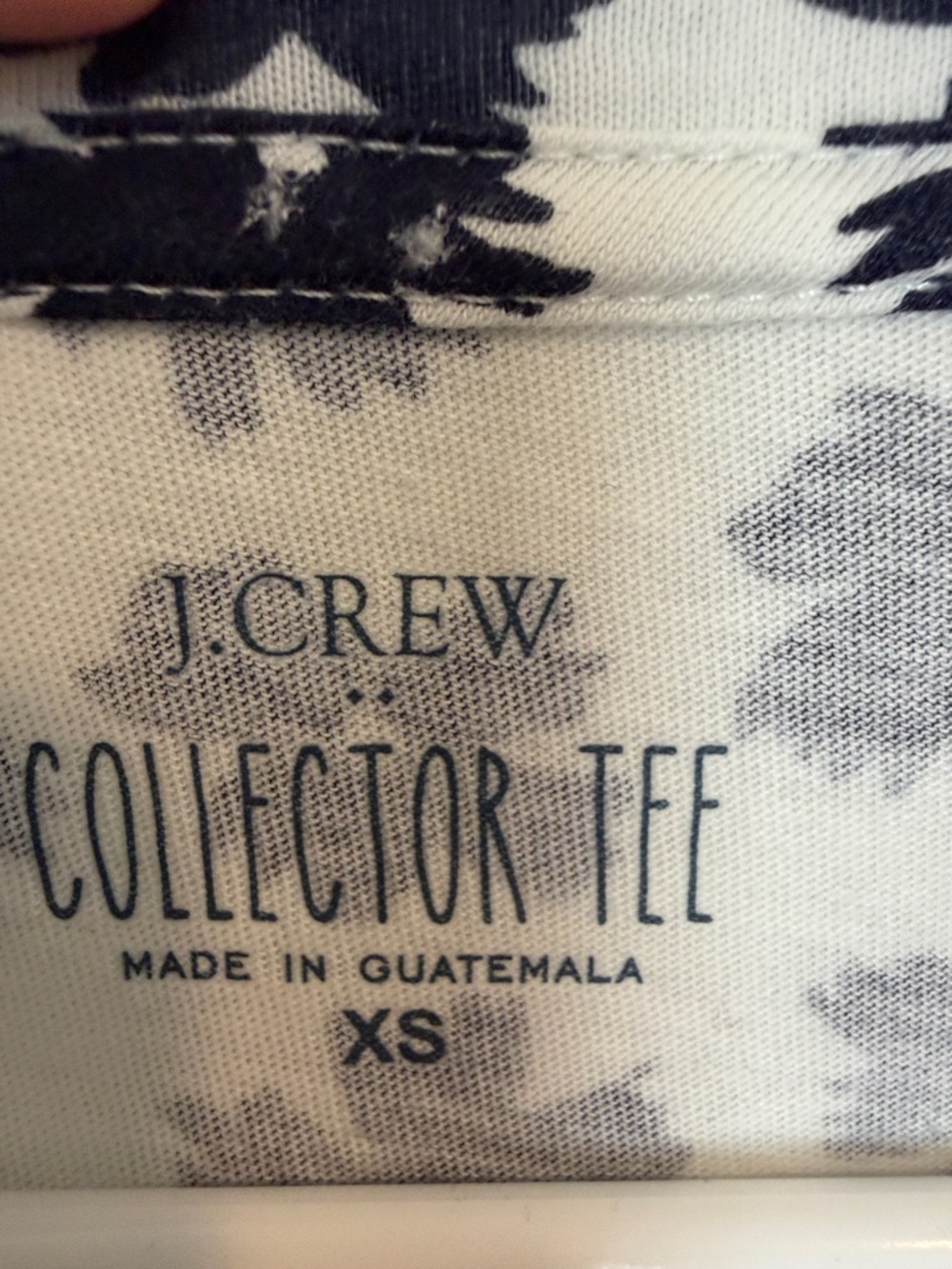 J. CREW COLLECTOR  cream Tee with blue Floral Pattern - Short Sleeve 100% cotton - Picture 2 of 7